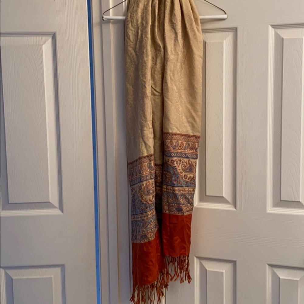 - Pashmina style scarf